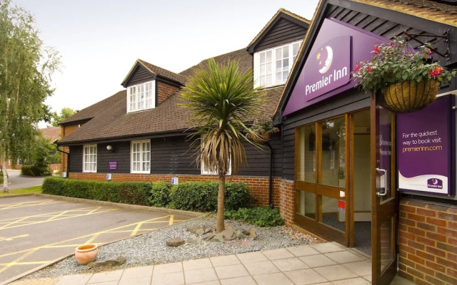 Premier Inn Woking West - A324