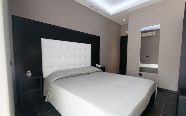 Fly Boutique Hotel