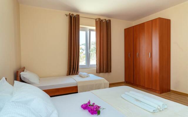Uphill Glavanovic Villa