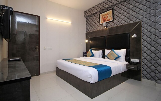 OYO 9146 Hotel HSP