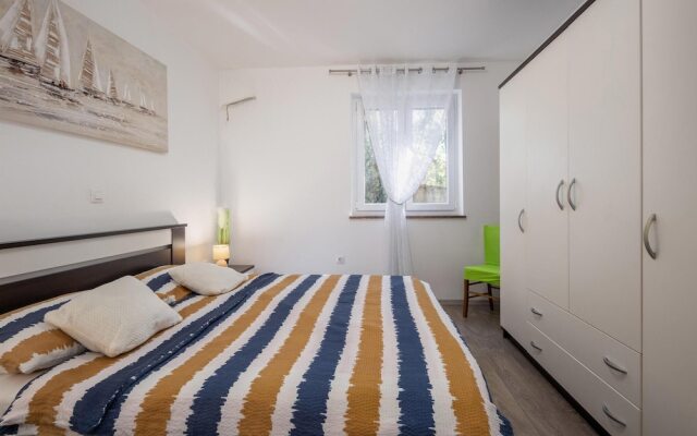 Awesome Apartment in Omisalj With 2 Bedrooms and Wifi