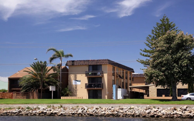 Bayswaterfront Apartments