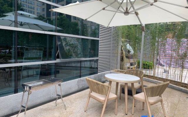 Nanjing Olympic Sports Expo Center UEASY Hotel