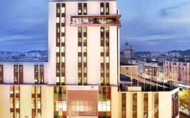 Sunshine Holiday Hotel