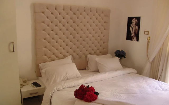 Velvet Hotel