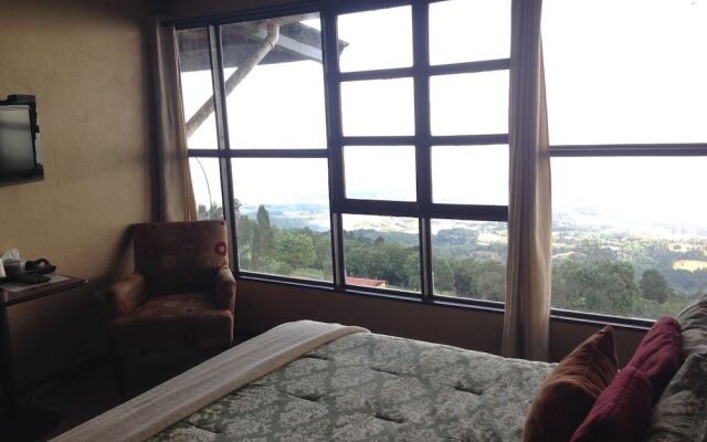 Poas Lodge