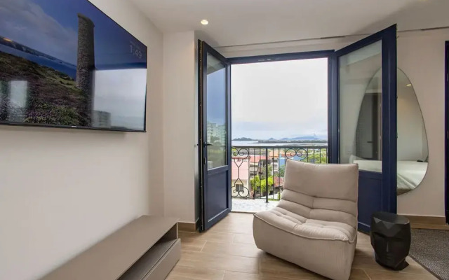 The Acapella Condo by Acomodo