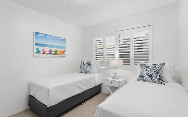 Wake to Waves in Spacious 3-bed Beachfront Unit