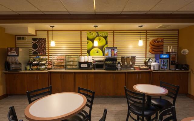 La Quinta Inn Buffalo Airport