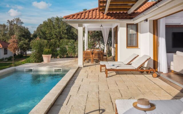 Luxury Beach Villas Porto Bus