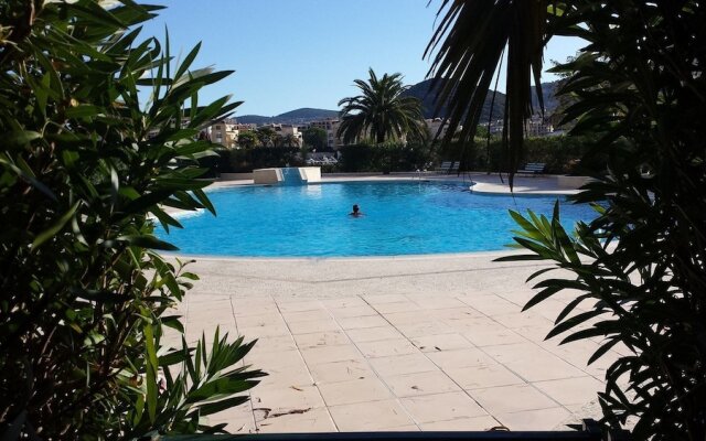 T3 Le Galion dans marina avec piscine