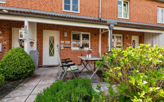 Bright Townhouse with Sauna and Patios