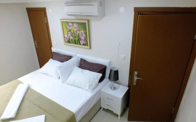 Abad-I Nev Hotel 2