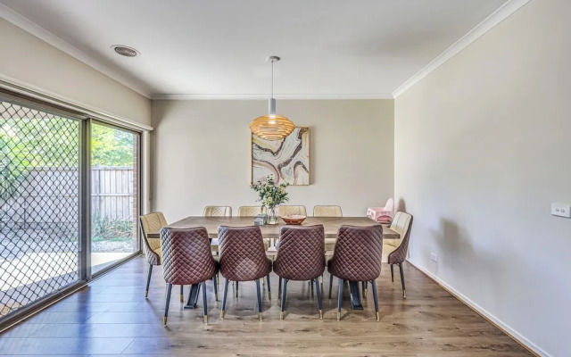 StayAU Pakenham 5 BRM Oasis Pet-friendly