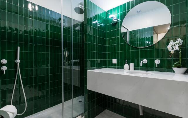 3 Bedroom Apt. with Grand Terrace
