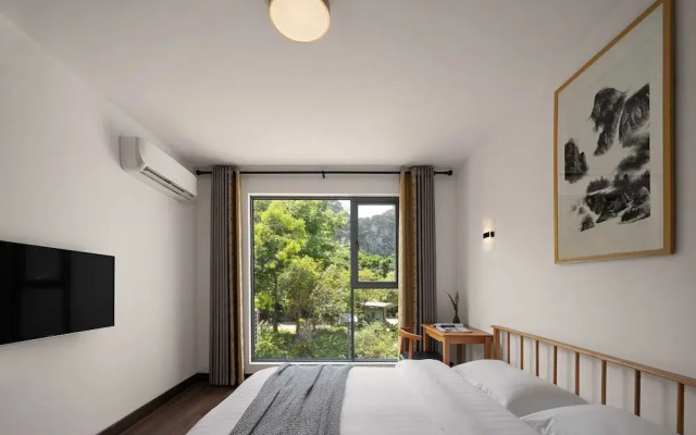Castle peak yard Inn Guilin