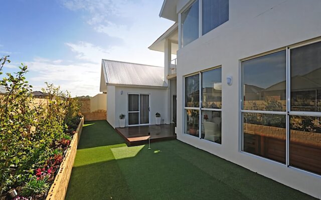 Burns Beach Bed & Breakfast