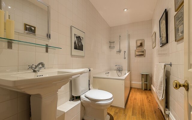 Elegant 2 bed near Hampstead and Camden, sleeps 4