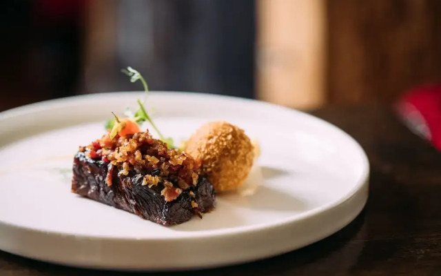 The Valley Hotel & Carriage Gardens