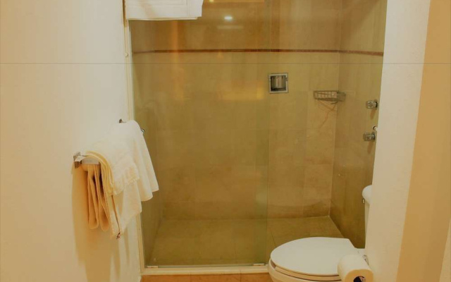 Condesa Suites