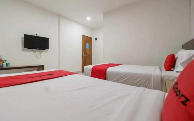 RedDoorz Plus @ Cemara Asri Medan
