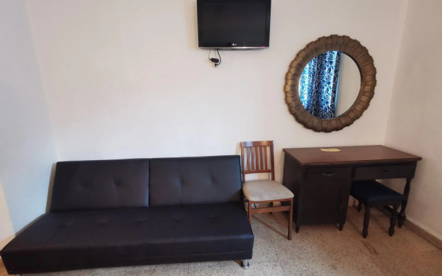 Las Dalias Inn
