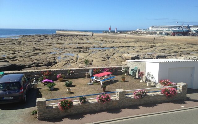 Apartment With 3 Bedrooms in Treffiagat, With Wonderful sea View and W