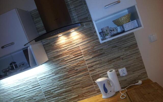 Cozy Apartment With Garden