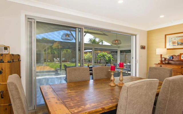 Spinnaker - Family Getaway - 2mins Walk to Beach