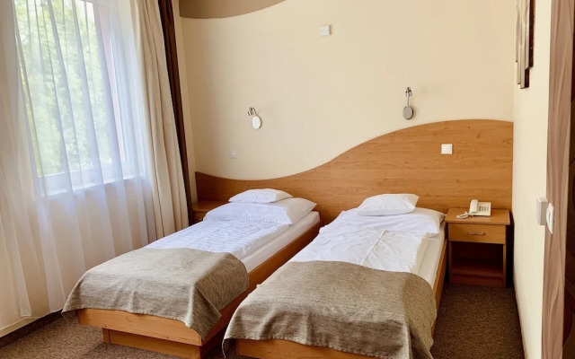 Granada Konferencia Wellness Sport Hotel
