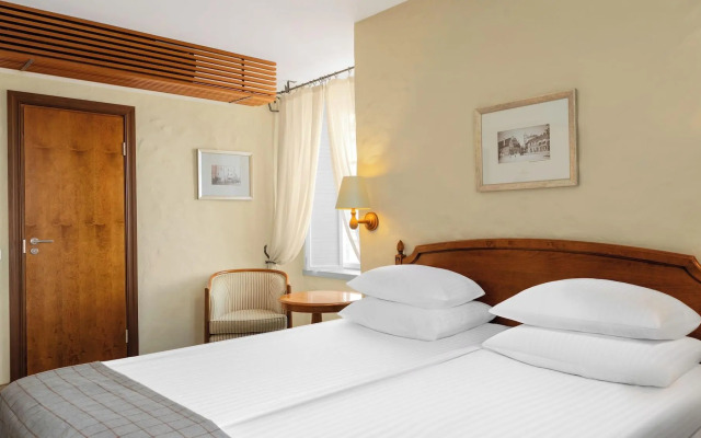 Rixwell Collection Savoy Boutique Hotel