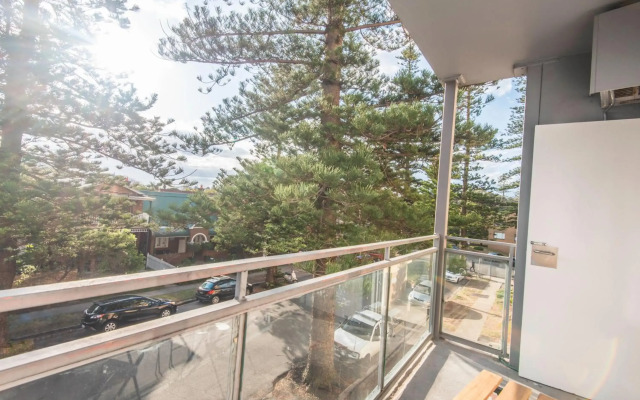 Manly Waves Studios & Apartments