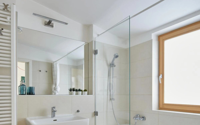 Spacious Loft in Žižkov by Prague Days