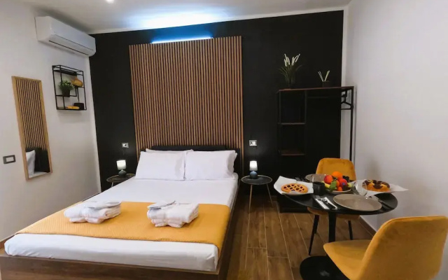 BlackWoody Contemporary Rooms - Napoli Centro Storico