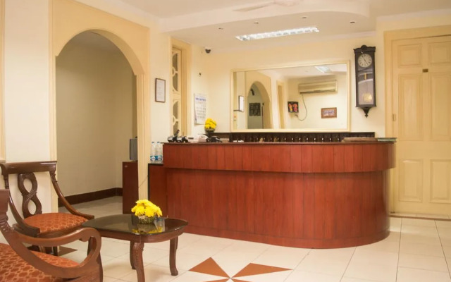 OYO 7222 Chowdhury's Estates