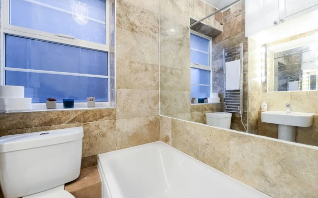 Leicester Square 1 Bedroom Apartment