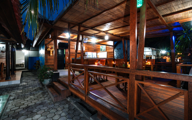 D and B Bungalow's by DeWizZ Management