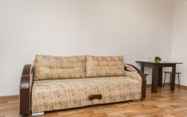 Apartments Etazhidayly on Yumascheva, bld. 6