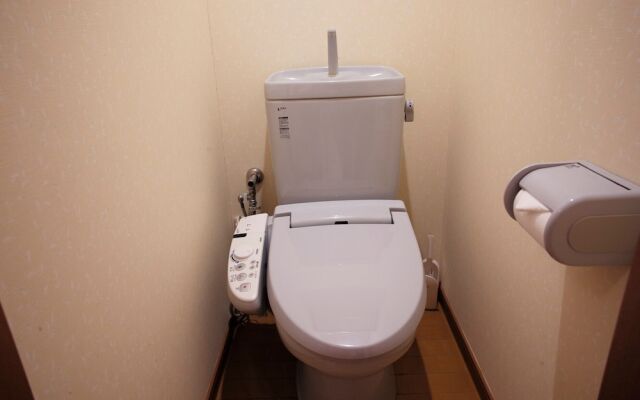 Hosei Apartment 201