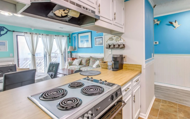 Private Pool-view Balcony: Myrtle Beach Condo!