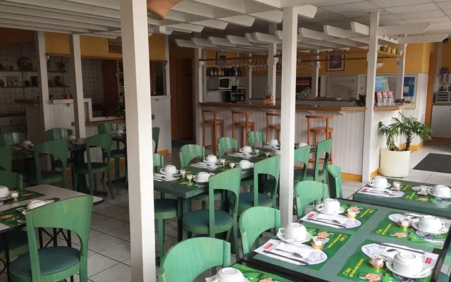 Fasthôtel Paris Ouest - Plaisir