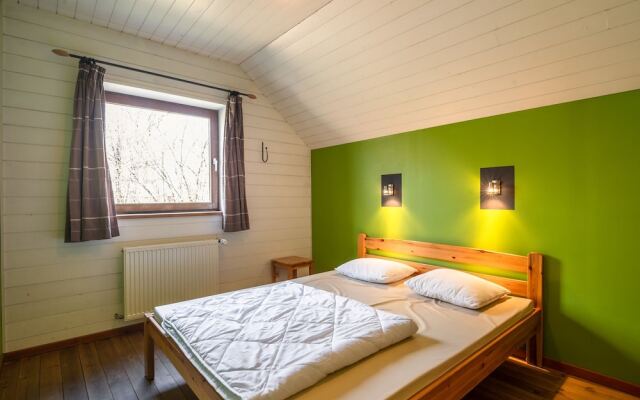 Spacious Chalet in Waimes With Garden