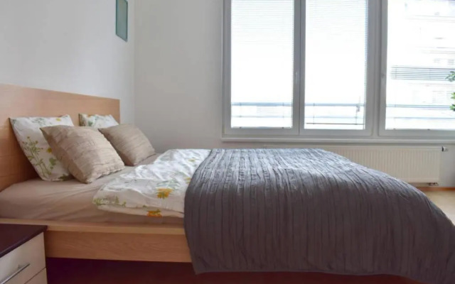 Modern apartments - Airport 8mins
