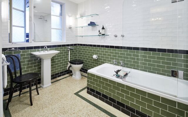 Stylish 1 Bedroom Apt 5 Minutes To Melbourne CBD