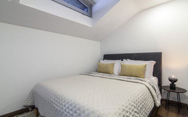 Sleek Residence Flat With Great Location in Sisli