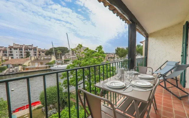 Air-conditioned Apartment Near Beach