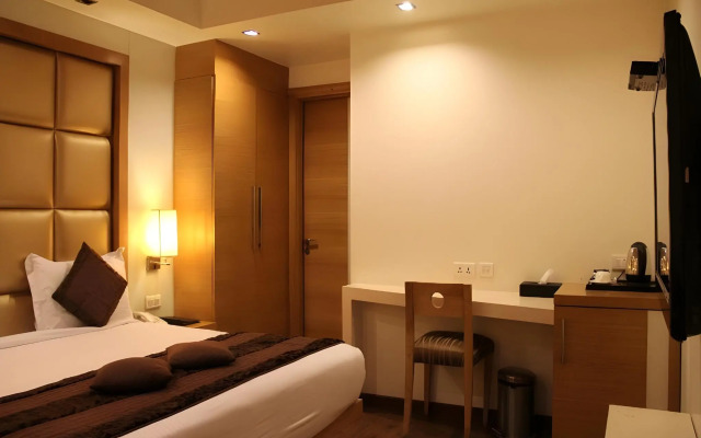 Almondz Hotel