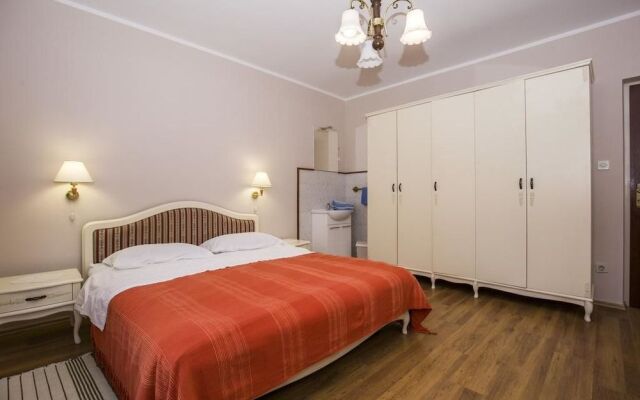 Apartments & Rooms Ribarić