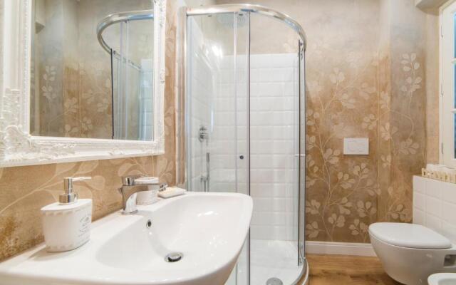 Central Station Lovely Apartment