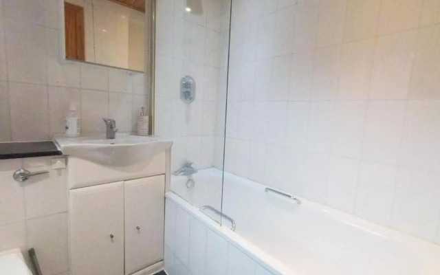 Flat 2 at 6 Tauton Mews